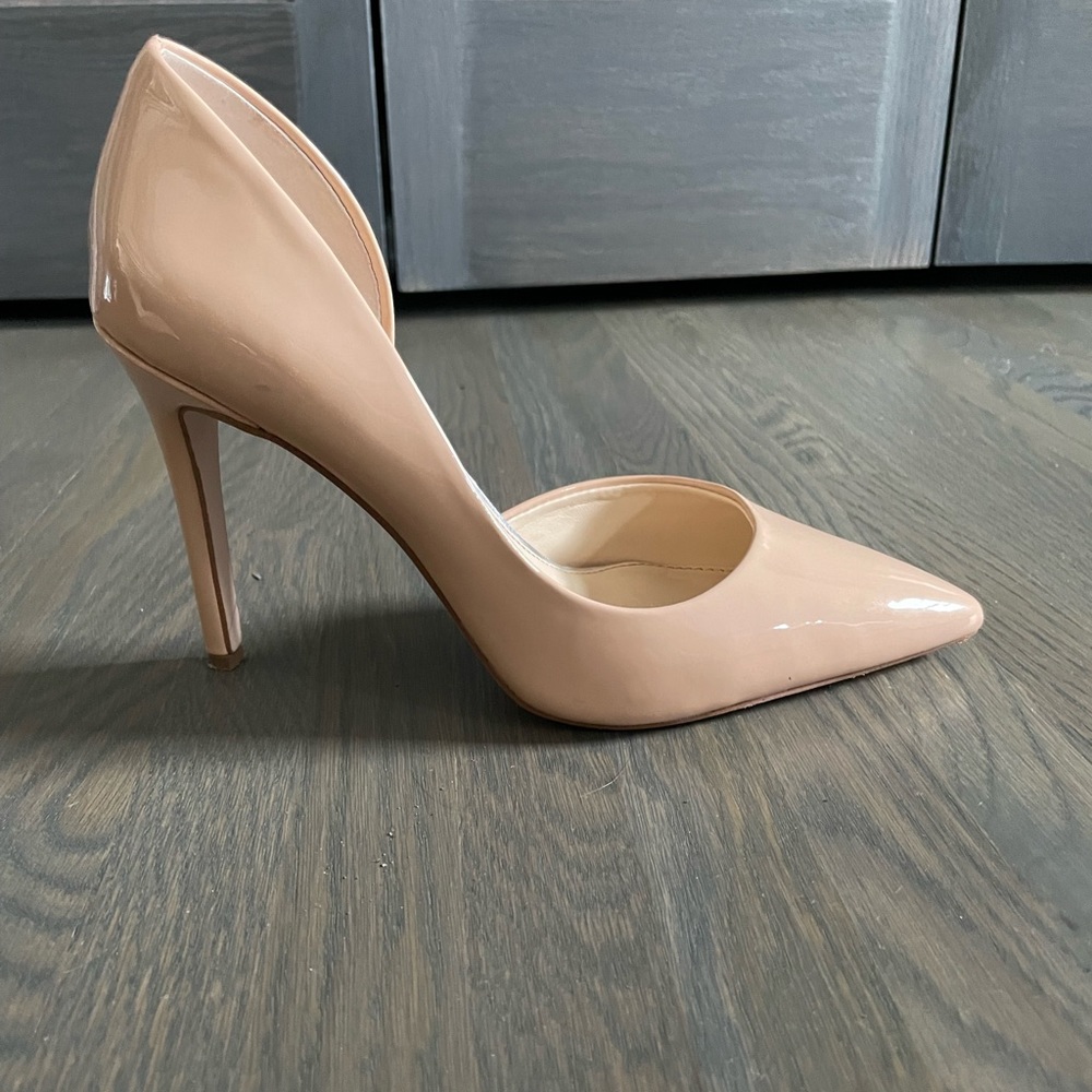 Jessica Simpson woman’s heals size 7.5